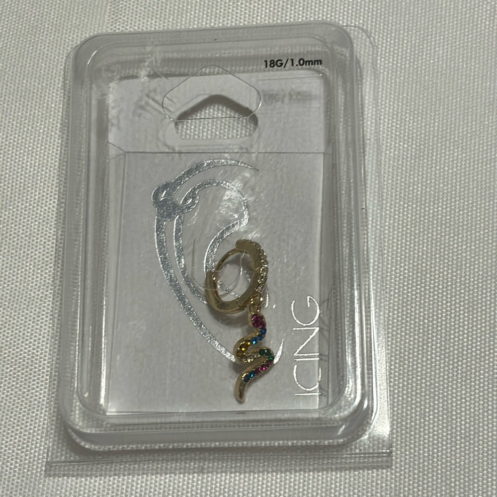 Icing Cartilage Snake Earring Gold